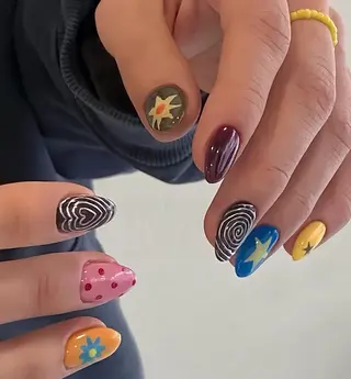 ネイル チョウ シイのネイルデザイン