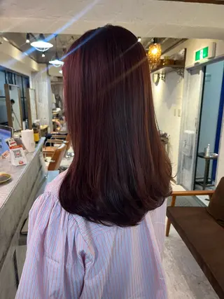 セミロング カラー conne&riri所属・MA YUのヘアスタイル