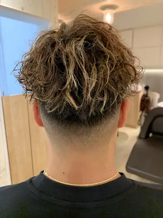 ショート 渋谷ハイトーン/ デザインカラー阿部のヘアスタイル