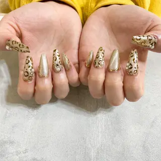 ネイル ゴテゴテ💙ワンホン リオナのネイルデザイン