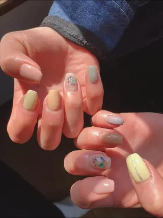 ネイル 𝐴𝑁𝑈𝐸 深爪育成専門サロンのネイルデザイン