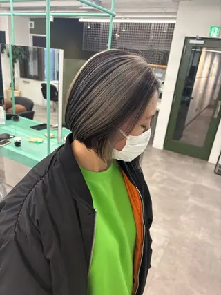 ショート 綾乃／デザインカラー ／ハイトーン／ボブのヘアスタイル