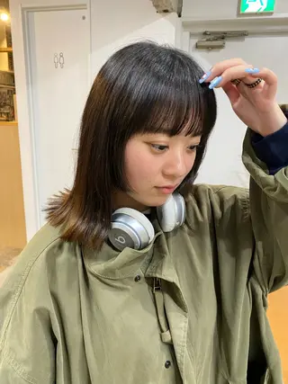 ミディアム シミズ アスカのヘアスタイル