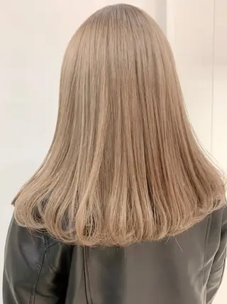 セミロング カラー yurika☁️ 似合わせ｜レイヤーのヘアスタイル