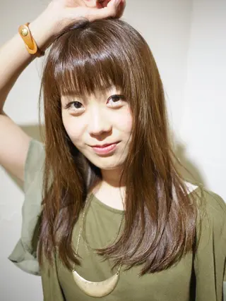 セミロング une brise所属・高橋 葵のヘアスタイル