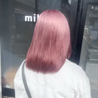 ミディアム カラー 伊藤 玲衣のヘアスタイル