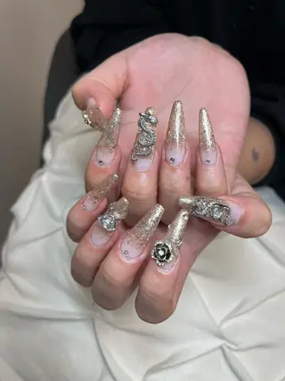 ネイル nail.salon .Reversalのネイルデザイン