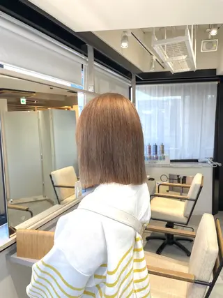 ショート カラー fuka/梅田/ ミルクティーベージュのヘアスタイル