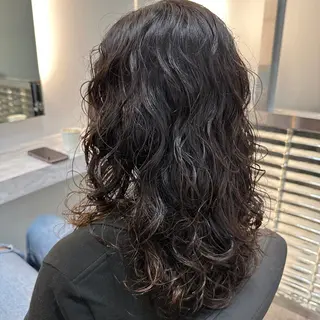 ロング パーマ FBeauty 青山店所属・パーマ特化美容師 表参道のヘアスタイル