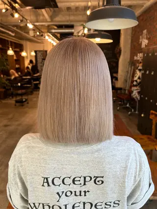 ショート カラー the BRIDGE 加藤みのりのヘアスタイル