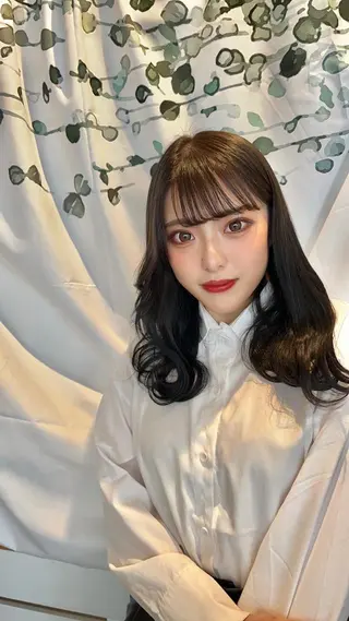 セミロング ayumi🦖/ ブリーチカラーのヘアスタイル