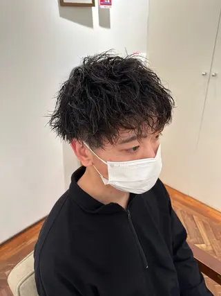 ショート パーマ メンズ 鈴木 優斗のヘアスタイル