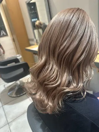 カラー 福井 美夢のヘアスタイル