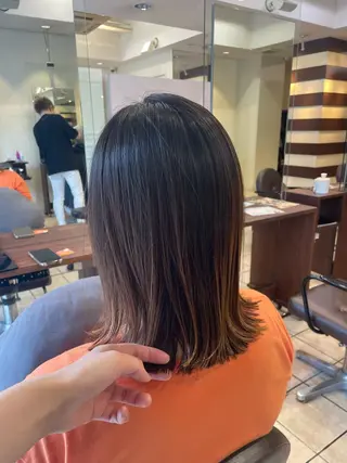 ミディアム 桑田 新菜のヘアスタイル