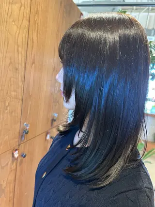 ミディアム カラー 楠 沙羅のヘアスタイル