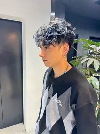 ショート カラー パーマ ヘアアレンジ メンズ スパイキー/フェザー /波巻き/かいとのヘアスタイル