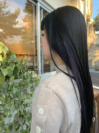 ロング カラー 岡田 知佳のヘアスタイル