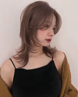 ミディアム カラー aya / カットカラーのヘアスタイル