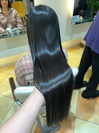 ロング パーマ «最高の髪質改善» 艶カラー 惠美のヘアスタイル