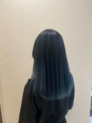 ロング カラー 伊藤 綾のヘアスタイル