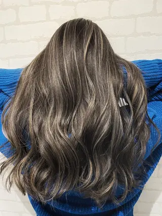 ロング カラー IwAsh中山所属・✂︎中山ブリーチ・ パーマ✂︎露木智也のヘアスタイル