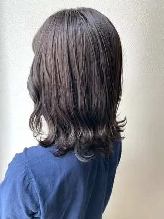 ミディアム カラー 沢田 瞳のヘアスタイル
