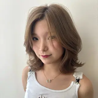 ミディアム 加藤 彩花のヘアスタイル
