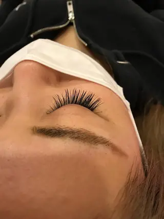 マツエク・マツパ 舟橋 瑞稀のヘアスタイル