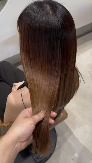 ロング 明瀬 咲良のヘアスタイル
