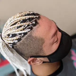 メンズ ヘアアレンジ セミロング scamp ★のヘアスタイル