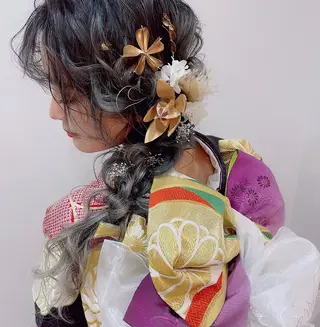 ヘアアレンジ 楢本 彩耶のネイルデザイン