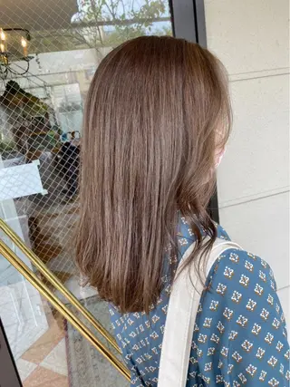 セミロング カラー 三好 美里のヘアスタイル