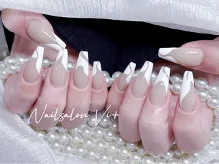 ネイル Nailsalon Vi+ももか🩷のネイルデザイン