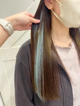 ロング ブロンドケアブリーチ カラーシールエクステのヘアスタイル