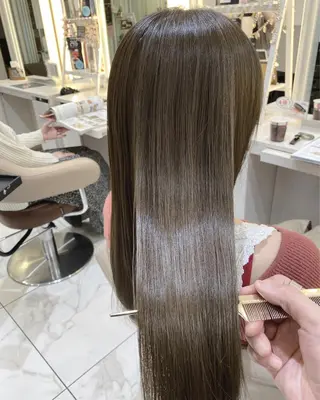 ロング カラー 篠塚 菜々子のヘアスタイル