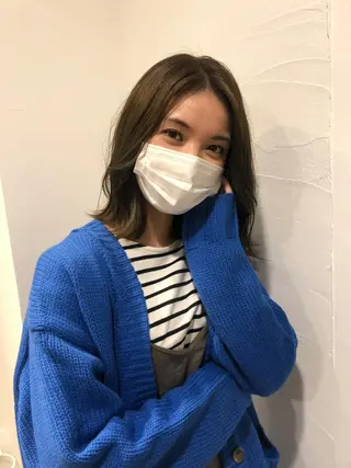 セミロング カラー SHEARA BY CARE所属・. AYUKAのヘアスタイル