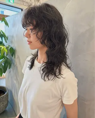 ミディアム パーマ SISU所属・藤原 怜央のヘアスタイル