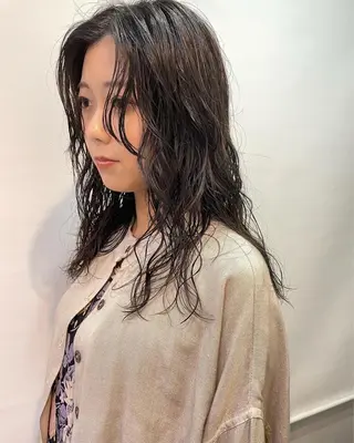 ロング カラー パーマ silo所属・silo MOKA 顔周りカット🦦のヘアスタイル