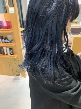 セミロング カラー ヘアアレンジ pu+on. nailworks所属・fuyumi / ニュアンスネイルのネイルデザイン