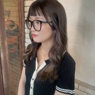 ロング 安江 理緒のヘアスタイル