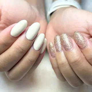 ネイル WHITE NAIL 難波店所属・廣 由麻のネイルデザイン