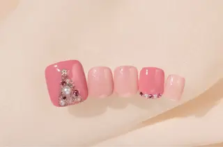 ネイル VINGT NAIL みなとみらい馬車道所属・千葉 朱莉のネイルデザイン