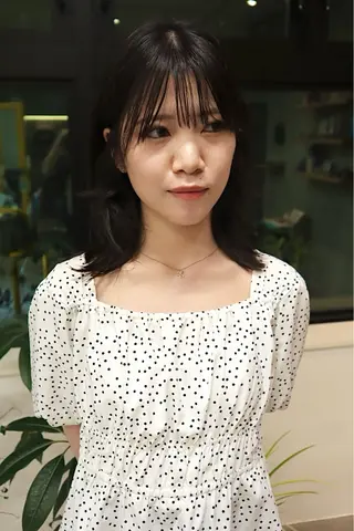 ミディアム 金尾 凜のヘアスタイル