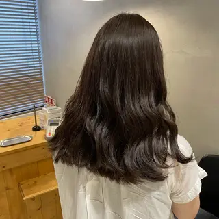 ミディアム カラー 外山 実咲のヘアスタイル