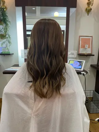 ロング 川畑 大地/波巻きパーマのヘアスタイル