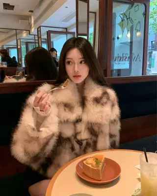 ロング カラー THE CHAINON AOYAMA所属・透明感／艶カラー🌟 YOSHIKIのヘアスタイル