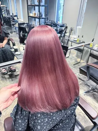 ミディアム カラー ROIS渋谷【ロイス】所属・高橋大樹/ブリーチ/ ミルクティーベージュのヘアスタイル