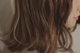 ミディアム セミロング カラー クセ毛お悩みの方 四宮桂佑のヘアスタイル