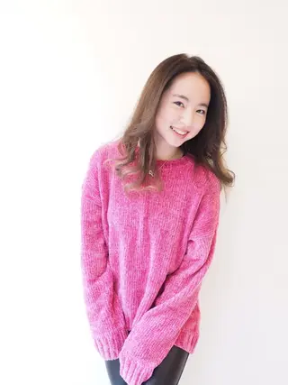 セミロング カラー ヘアアレンジ Helm所属・久次米 智人のヘアスタイル