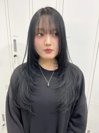 ロング maya レイヤーカットのヘアスタイル